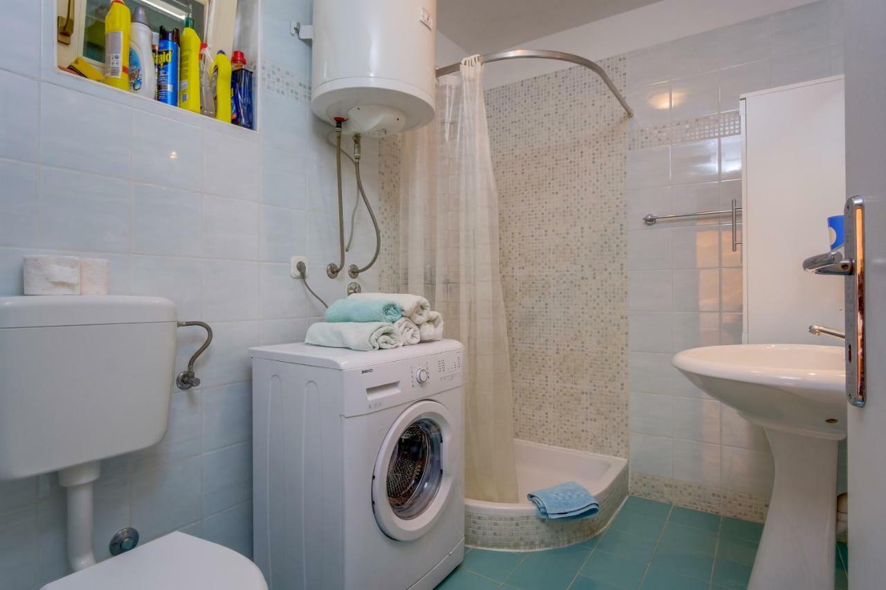 Apartman Natasa Mali Losinj Exterior photo